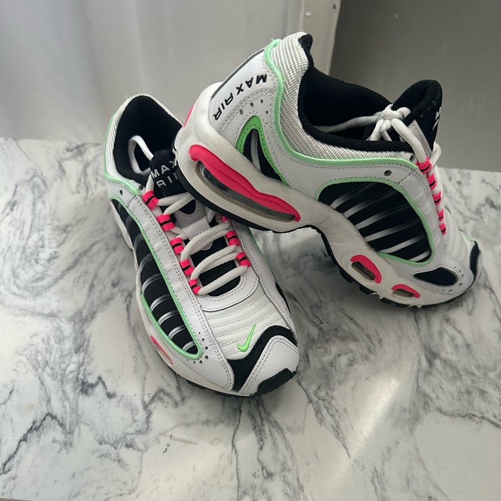 Used Nike  air max  women’s shoes.